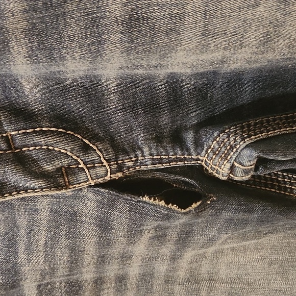 Buckle Jeans - Picture 4 of 7